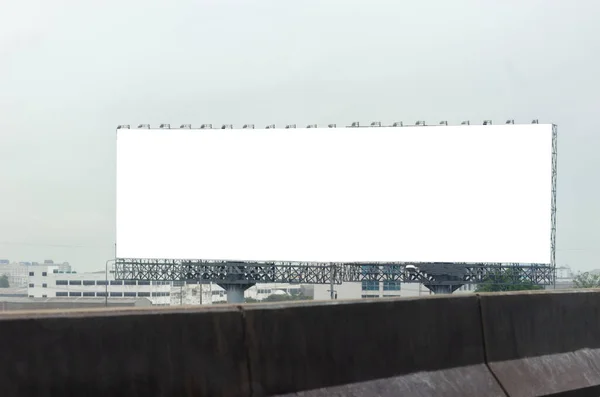 Biały Pusty Makieta Billboard Ulica Zewnątrz Reklamy Ścieżka Wycinania Ekranie — Zdjęcie stockowe