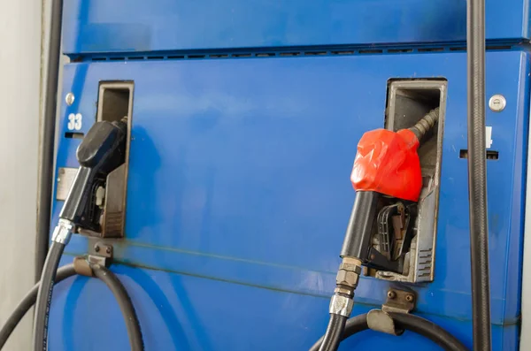 Sluit Sproeiers Bij Het Benzinestation — Stockfoto