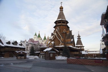 Eski Rus binalar bir kule olarak adlandırılır ve ziyaretçiler için bekleyin