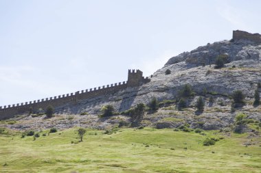 Eski savaşlar ve zaferler Antik Ortaçağ Kalesi hatırlatıyor
