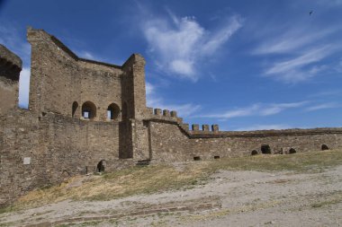 Eski savaşlar ve zaferler Antik Ortaçağ Kalesi hatırlatıyor