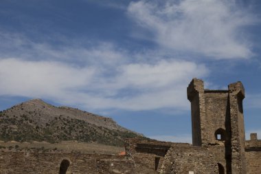 Eski savaşlar ve zaferler Antik Ortaçağ Kalesi hatırlatıyor