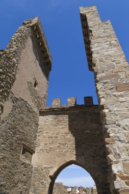 Eski savaşlar ve zaferler Antik Ortaçağ Kalesi hatırlatıyor