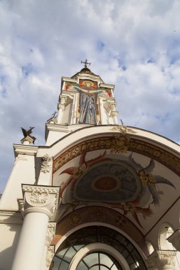 Güneş ışınları güzel Ortodoks Kilisesi