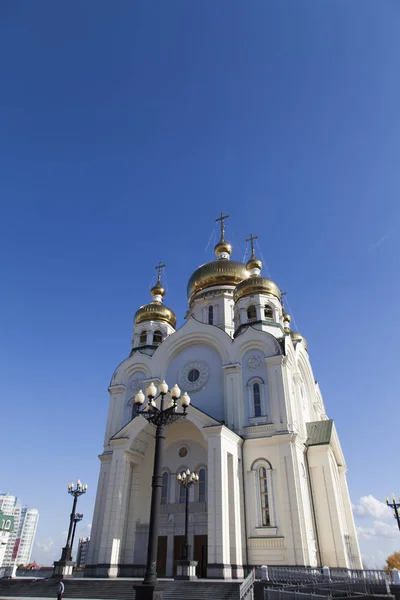Красивая Православная Церковь Ярко Светит Солнце — стоковое фото