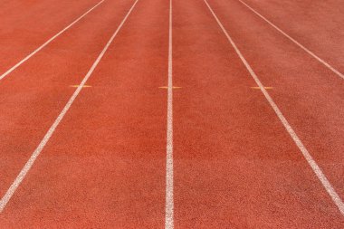 Spor Stadyumunda doğrudan atletizm koşu pisti