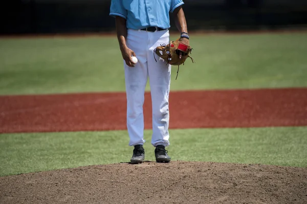 Lancia Baseball Pronta Lanciare Una Partita Baseball Serale — Foto Stock