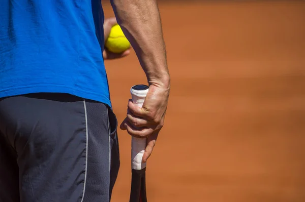 Manlig Tennisspelare Aktion Planen Solig Dag — Stockfoto