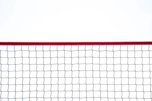 白い背景の純スポーツ バレーボール ネット — ストック写真