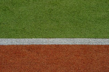 Bitkinin dokusu spor alanını kaplıyor. Tenis, golf, beyzbol, çim hokeyi, futbol, kriket, rugby.