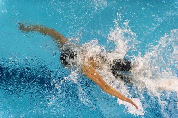Swimmer Exercising Back Stroke Swimming Pool Lane Line Water Splashing — Fotografia de Stock