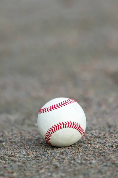 Una Palla Baseball Sul Campo Sportivo — Foto Stock