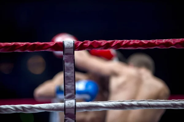 Tailandês Boxe Anel Corda Com Fundo Borrado — Fotografia de Stock
