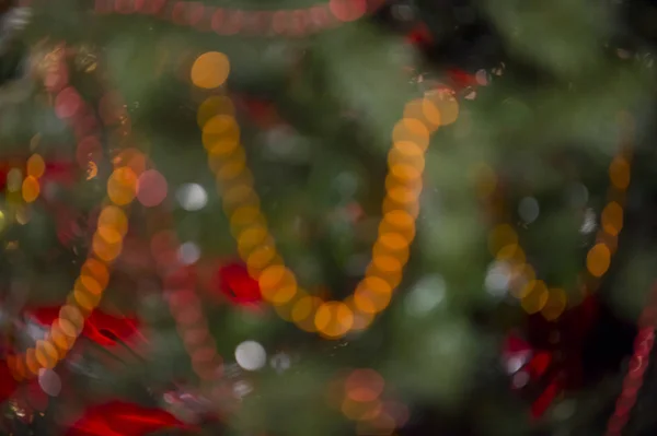 クリスマス ツリーのぼかし版クローズ アップ背景 — ストック写真