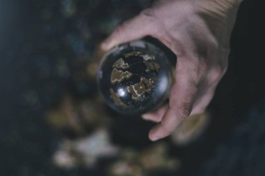 Noel ekmek. Dekorasyon taze krema ve şekerlemeler mastik, zencefilli kurabiye pişmiş yukarıdan görüntüle. Festival gıda, aile mutfak, Noel ve yeni yıl gelenekleri kavramı