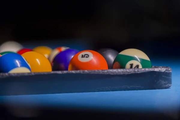 Kleurrijke Biljartballen Biljartbal Aan Blauwe Tafel Kleurrijke Amerikaanse Pool Snooker — Stockfoto