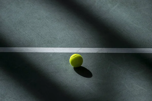 Tennisboll Ett Fält — Stockfoto