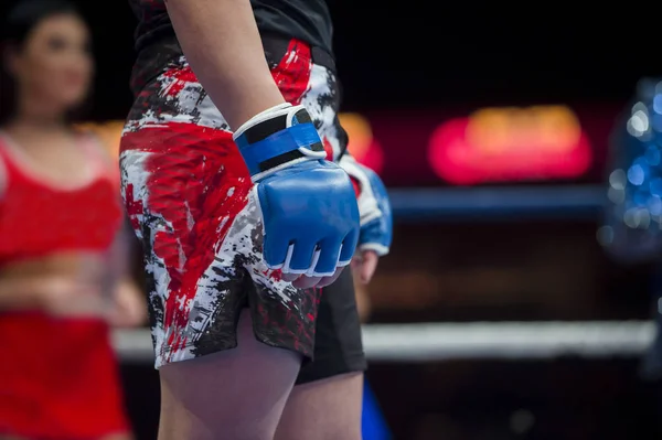 Gemengde Martial Strijders Grond Van Arena Tijdens Wedstrijd Mma Vechter — Stockfoto