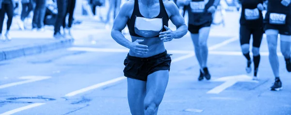 Onherkenbaar Gespierde Runner Buitenshuis Lange Afstand Lopen Blauwe Kleur — Stockfoto