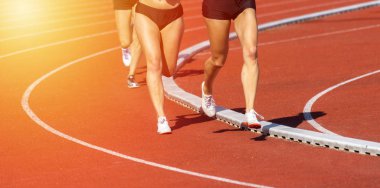 Pist alanında Runner ayaklar yakın