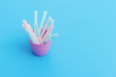 Saman plastik tüp renk dolu, seçilen odak