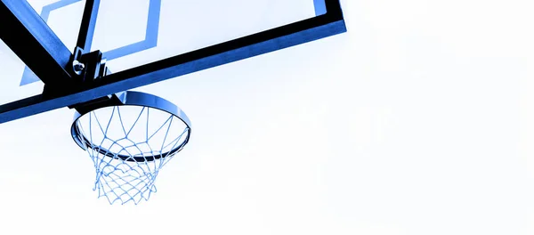 Basketbal Hoepel Geïsoleerd Witte Achtergrond Blauw Filter — Stockfoto