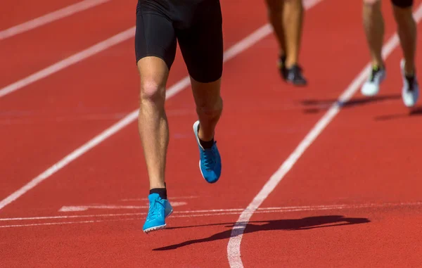 Kompositbild Der Nahaufnahme Von Sportlerbeinen Beim Laufen Individuelles Sportkonzept — Stockfoto