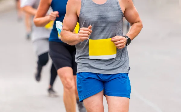 Homens Mulheres Correr Estrada Para Saúde Fundo Fitness Close Pés — Fotografia de Stock
