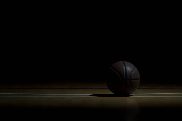 Ahşap Zeminde Arka Plan Olarak Bir Basketbol Topu Takım Spor — Stok fotoğraf