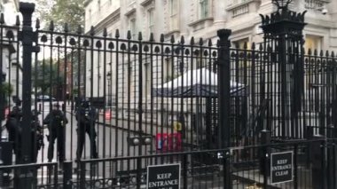 Başbakanlık binasının 10 numaralı kapısı tarafından silahlı polis