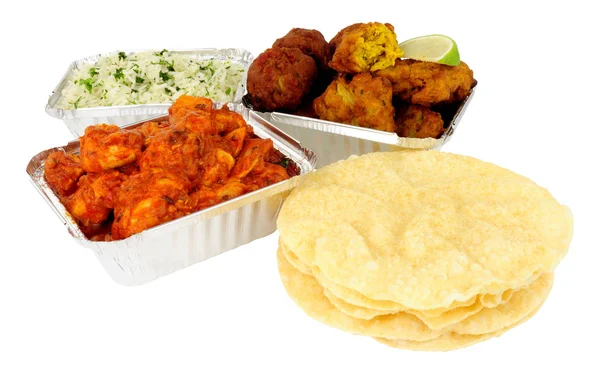 Kip Curry Klaarmaaltijden Maaltijd Met Rijst Papadam Folie Containers Geïsoleerd — Stockfoto