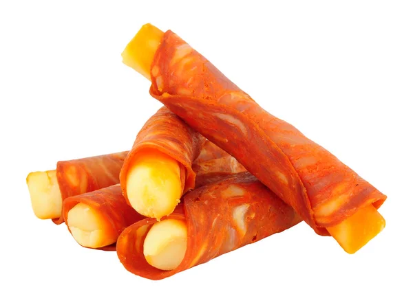 Гауда Сыр Завернутый Пряный Chorizo Rollitos Изолированы Белом Фоне — стоковое фото