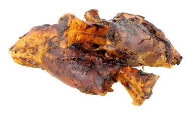 İki yavaş pişmiş kuzu shanks beyaz bir arka plan üzerinde izole