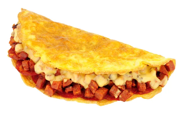 Omelety Plněné Pikantní Chorizo Izolovaných Bílém Pozadí — Stock fotografie
