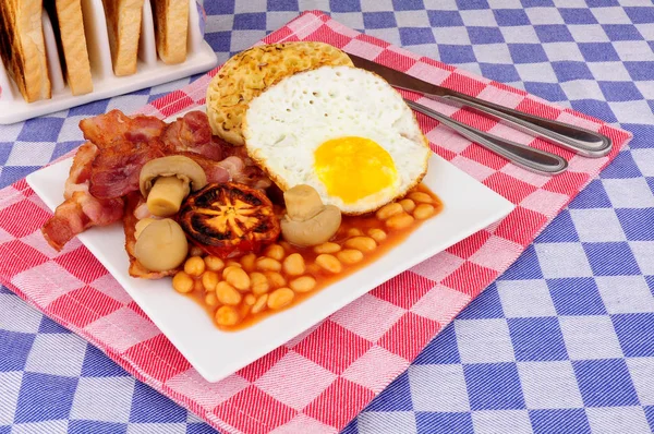 Huevo Tocino Desayuno Con Trompeta Inglés Frijoles Horneados — Foto de Stock