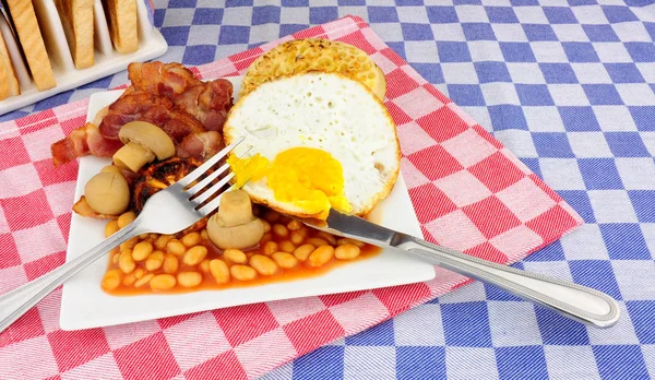 Egg Bacon Breakfast Meal English Crumpet Baked Beans — Stock Photo, Image