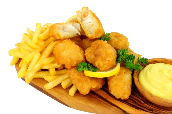 Gehakte Kabeljauw Nugget Beten Met Aardappel Frietjes Mayonaise Dip Een — Stockfoto