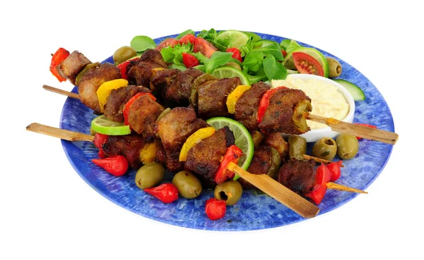 Grilled Varkensvlees Zoete Peper Kebab Houten Spiesen Met Verse Salade — Stockfoto