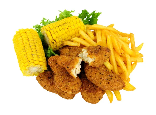 배경에 떨어져 식사에 감자튀김과 옥수수를 곁들인 부스러기로 뒤덮인 남부튀긴 닭고기다이 — 스톡 사진
