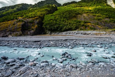 Franz Josef Glacier, Westland Tai Poutini Milli Parkı'nda üzerinde West Coast Yeni Zelanda bulunan nehirden Melt-su