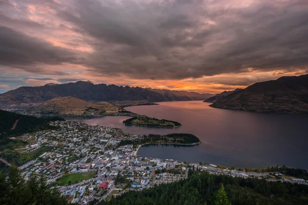 Cityscape Queenstown Lake Wakaitipu Com Remarkables Segundo Plano Ponto Vista — Fotografia de Stock