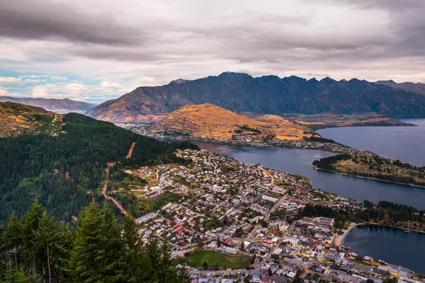 Cityscape Queenstown Lake Wakaitipu Com Remarkables Segundo Plano Ponto Vista — Fotografia de Stock