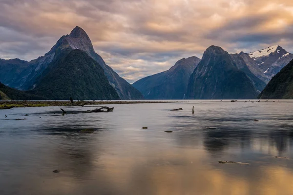 Milford Sound Piopiotahi Jest Słynne Atrakcje Fiordland National Park Nowa — Zdjęcie stockowe