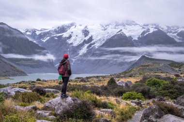 Fahişe Vadisi parça, bir en popüler yürüyen Aoraki/Mt Cook Milli Parkı, Yeni Zelanda'da