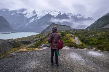Fahişe Vadisi parça, bir en popüler yürüyen Aoraki/Mt Cook Milli Parkı, Yeni Zelanda'da