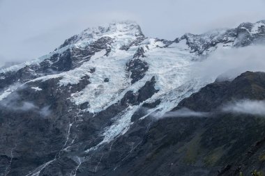 Fahişe Vadisi parça, bir en popüler yürüyen Aoraki/Mt Cook Milli Parkı, Yeni Zelanda'da çevresinde peyzaj
