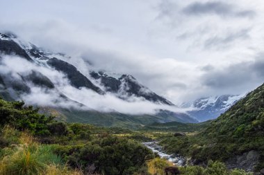 Fahişe Vadisi parça, bir en popüler yürüyen Aoraki/Mt Cook Milli Parkı, Yeni Zelanda'da çevresinde peyzaj