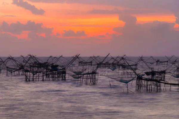 Paisaje Aldea Pescadores Tailandia Con Una Serie Herramientas Pesca Llamadas — Foto de Stock