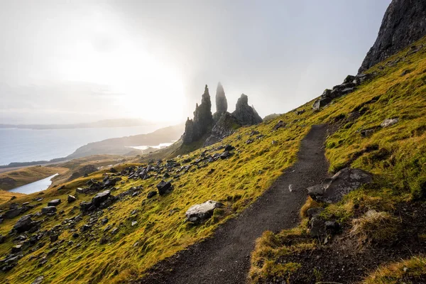 Paisaje Pista Alrededor Del Viejo Storr Los Acantilados Storr Famosa — Foto de Stock