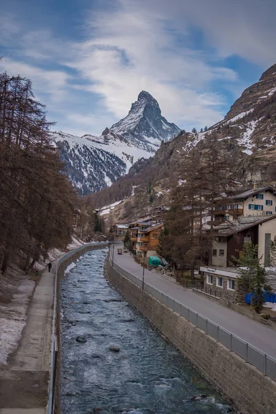 Matterhorn e cidade de Zermatt, Suíça — Fotografia de Stock